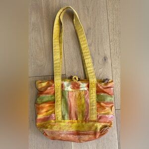 Flavia Tote Bag Peaches & Pomegranates 2006 Pockets Toggle Closure 2 Handles